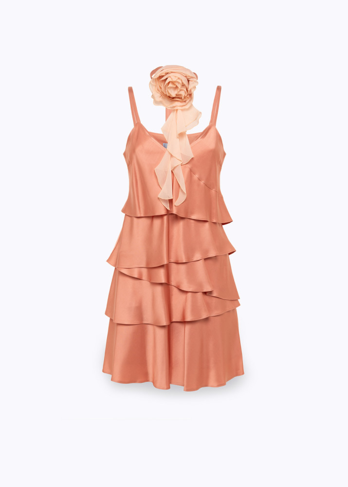 ABITO IN RASO CON BALZE