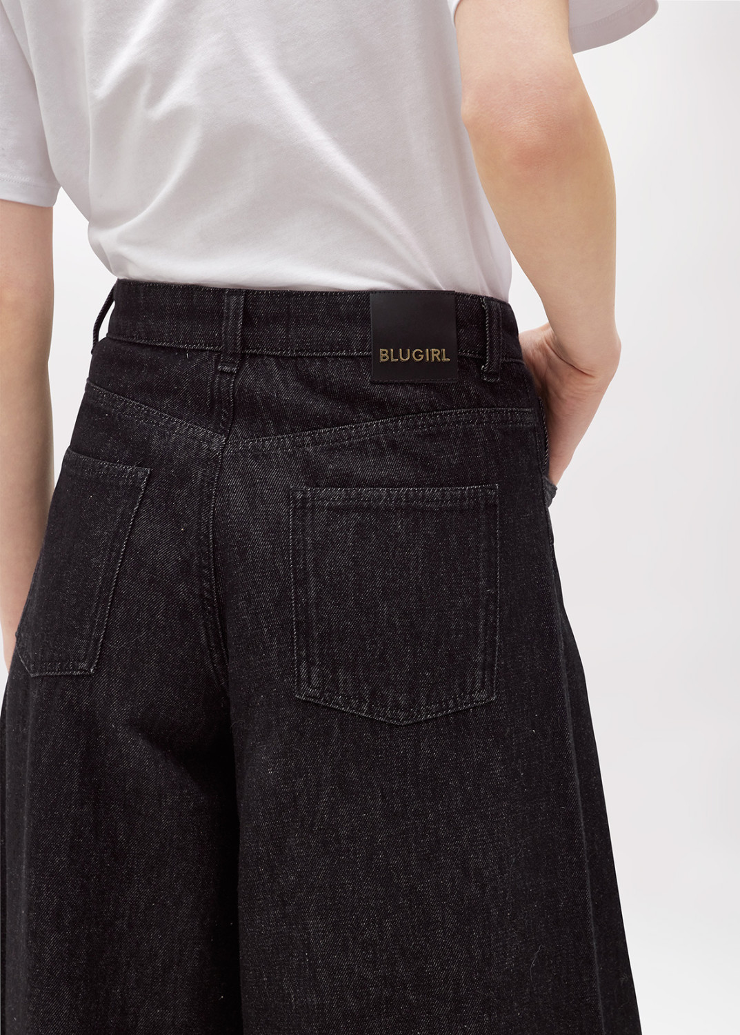 BLUGIRL: LOOSE FIT BLACK DENIM JEANS