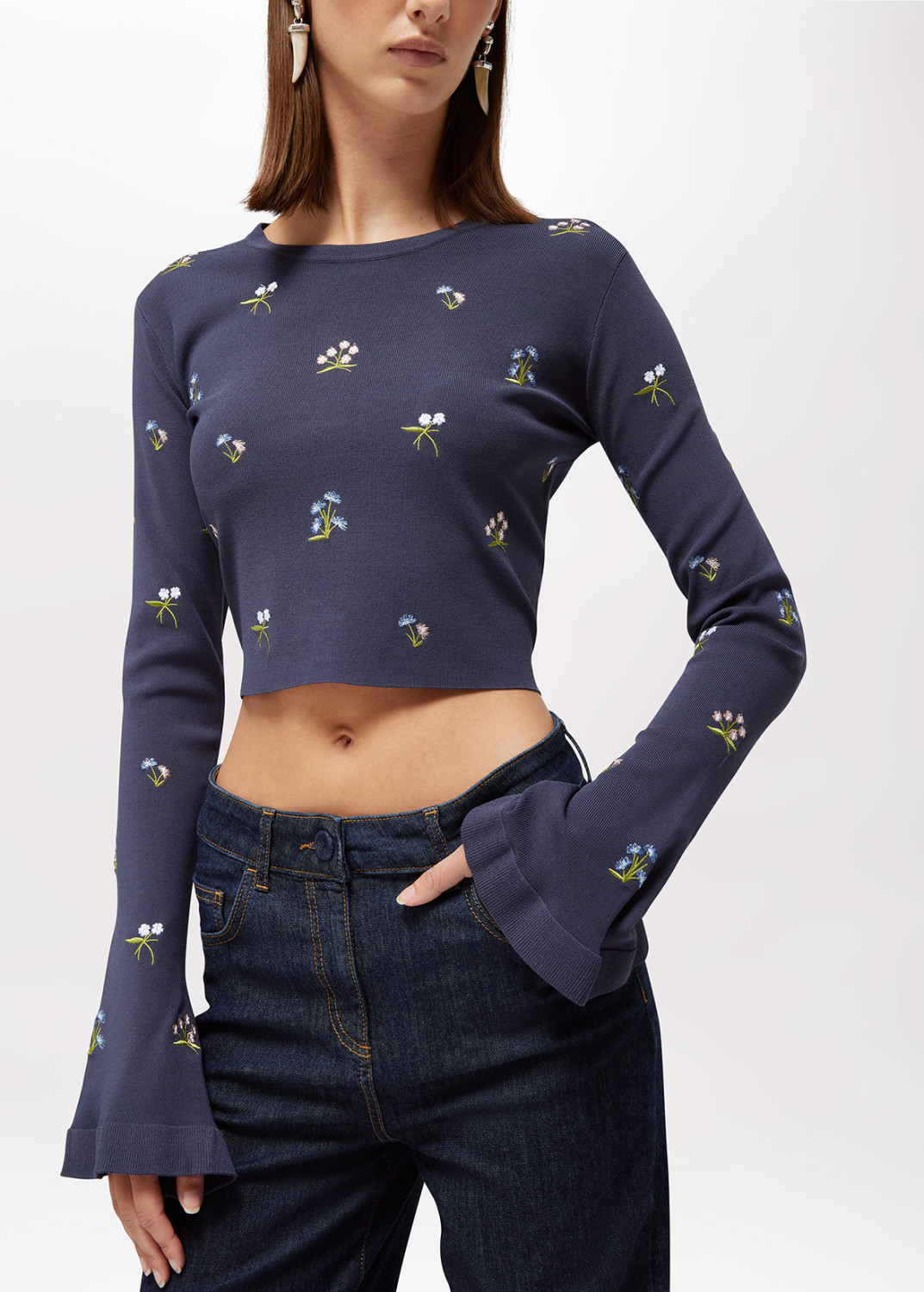 BLUGIRL: MAGLIA CROPPED IN VISCOSA CON RICAMI