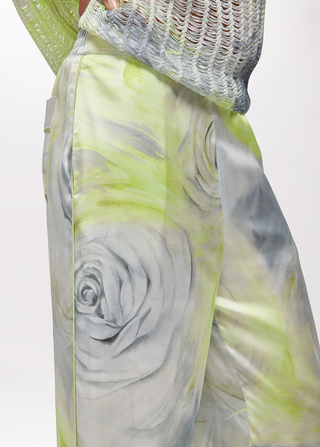 BLUGIRL: PANTALONI IN RASO CON STAMPA ROSE