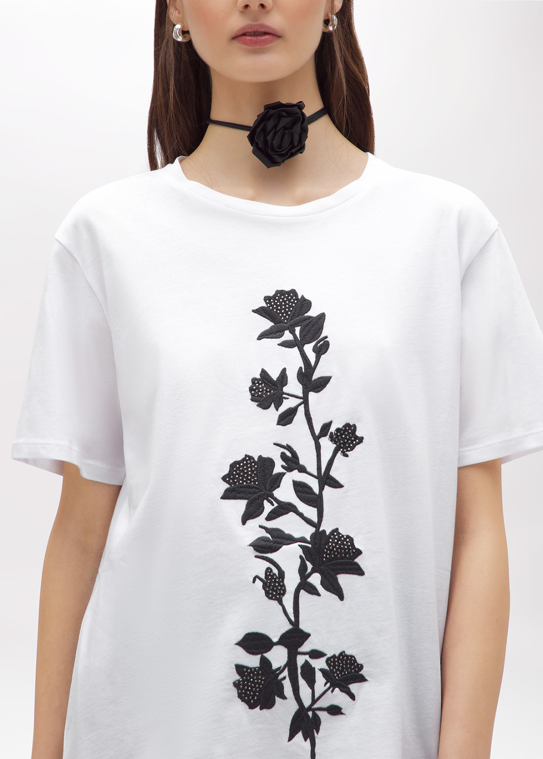 BLUGIRL: T-SHIRT IN COTONE CON RICAMO